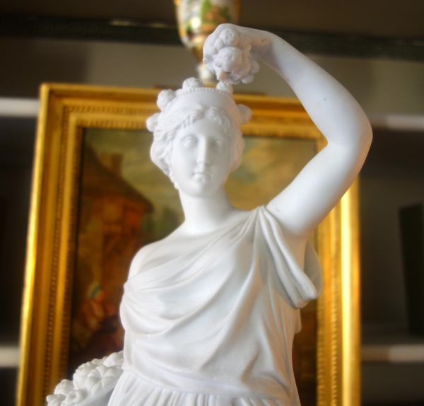 Grande statue néoclassique à l'antique en biscuit de porcelaine : Cérès - allégorie de l'été - 52cm