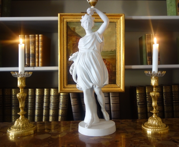 Grande statue néoclassique à l'antique en biscuit de porcelaine : Cérès - allégorie de l'été - 52cm