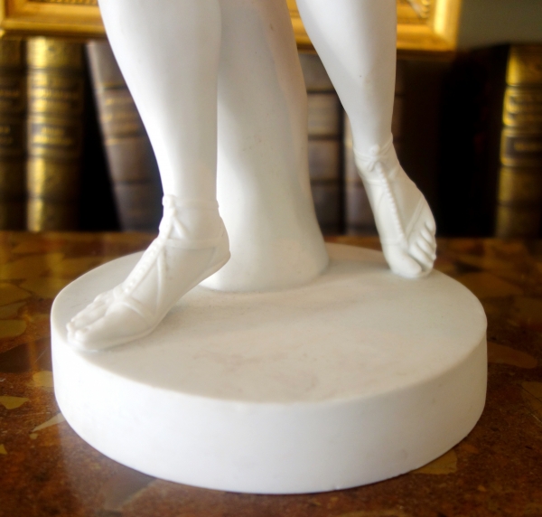Grande statue néoclassique à l'antique en biscuit de porcelaine : Cérès - allégorie de l'été - 52cm