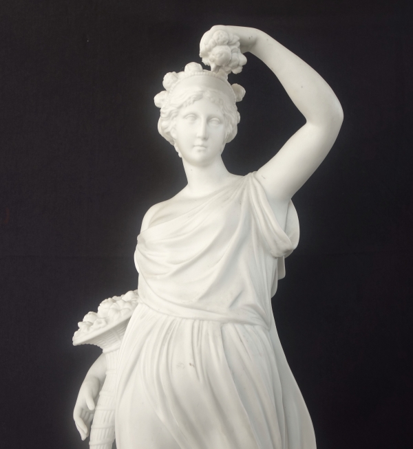 Grande statue néoclassique à l'antique en biscuit de porcelaine : Cérès - allégorie de l'été - 52cm