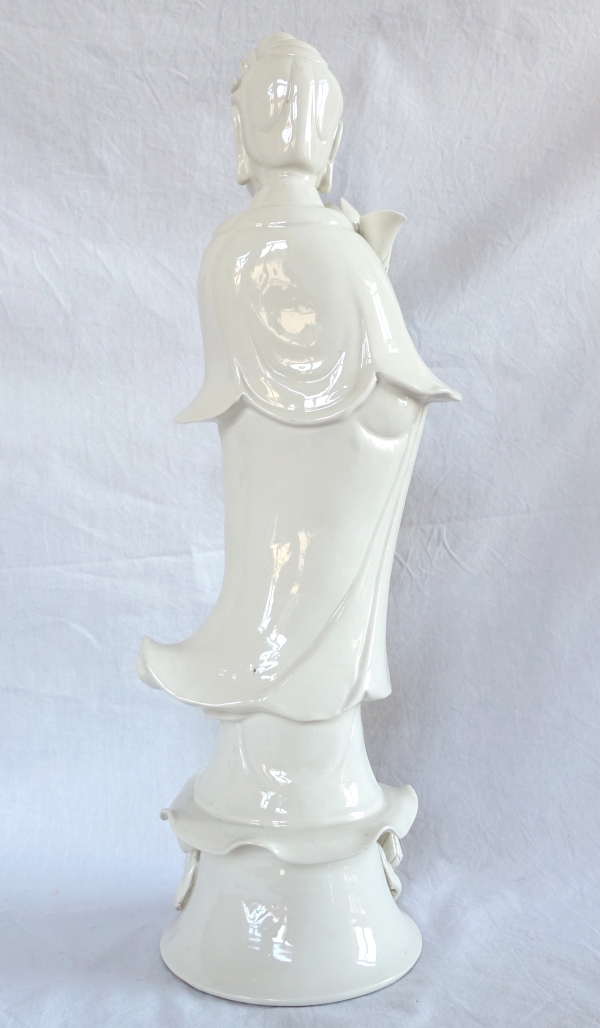 Tall Chinese porcelain Guanyin statue, late 19th century - 50cm