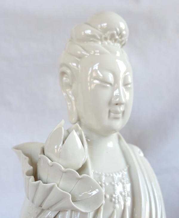 Tall Chinese porcelain Guanyin statue, late 19th century - 50cm