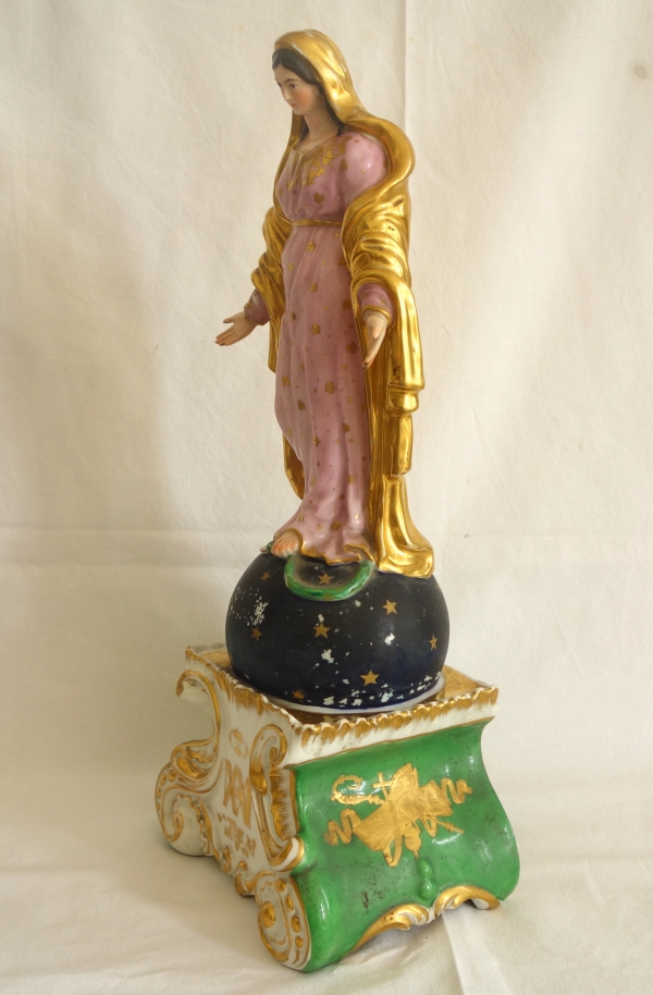 Grande statue Vierge de l'Assomption en porcelaine polychrome attribuée à Jacob Petit - Vers 1840