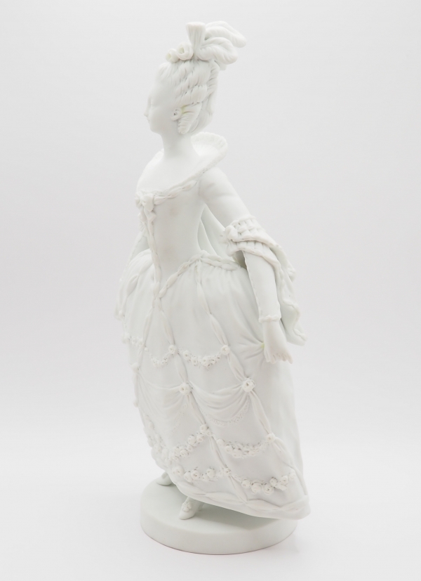 Queen Marie Antoinette statue after Vigee Lebrun's portrait, porcelain biscuit, Sevres Manufacture - signed