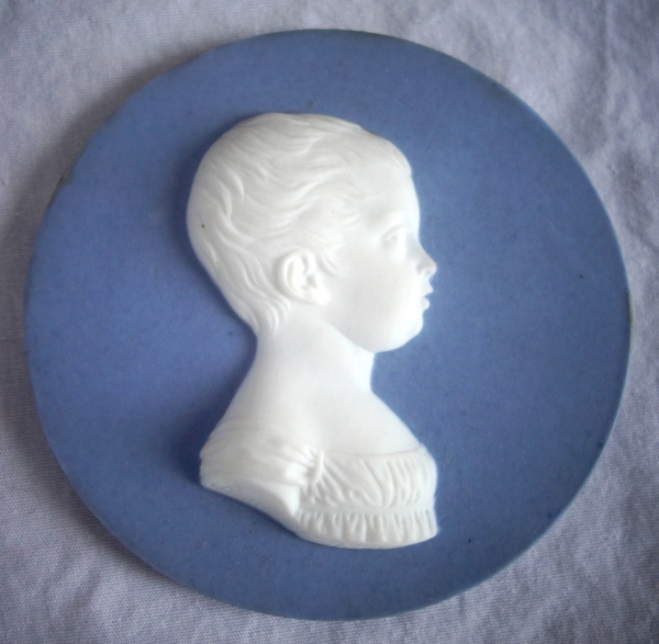 Portrait miniature du Duc de Bordeaux, biscuit de Sèvres façon Wedgwood - Brachard 1821 - Royaliste
