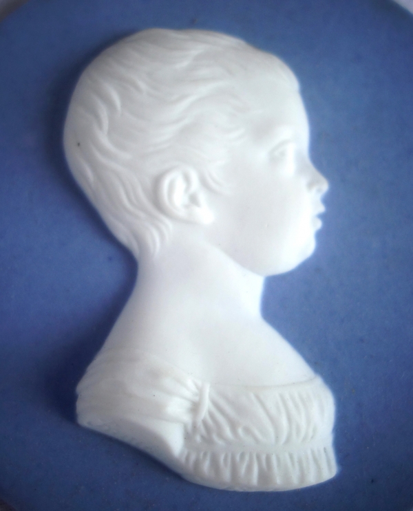 Portrait miniature du Duc de Bordeaux, biscuit de Sèvres façon Wedgwood - Brachard 1821 - Royaliste