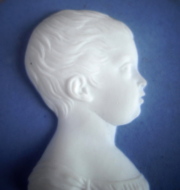 Portrait miniature du Duc de Bordeaux, biscuit de Sèvres façon Wedgwood - Brachard 1821 - Royaliste