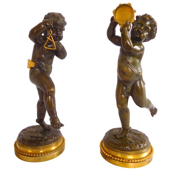 Paire de grands putti musiciens en bronze patiné et doré d'après Clodion, style Louis XVI - 36cm