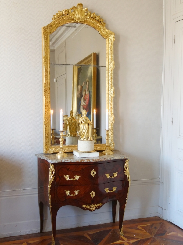 Marie-Antoinette en costume de sacre, bronze doré et marbre, souvenir historique royaliste