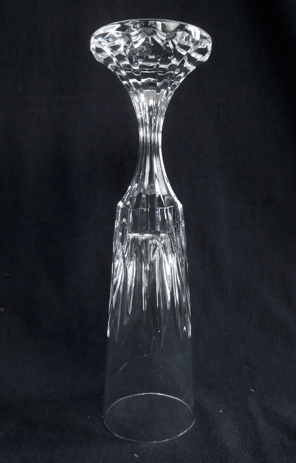 Flûte à champagne en cristal de Baccarat, modèle d'Assas - signée