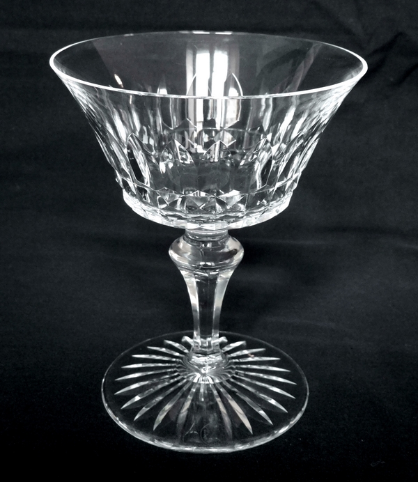 Coupe à champagne en cristal de Baccarat, modèle Buckingham - signée