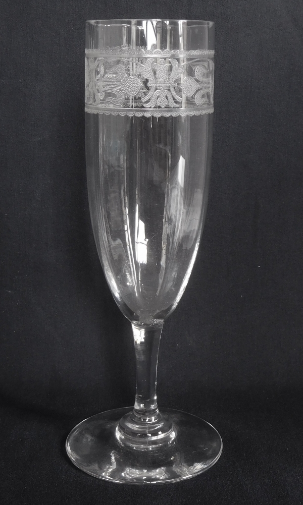 Flûte à champagne en cristal de Baccarat gravé de fleurs de lys, modèle Chablis