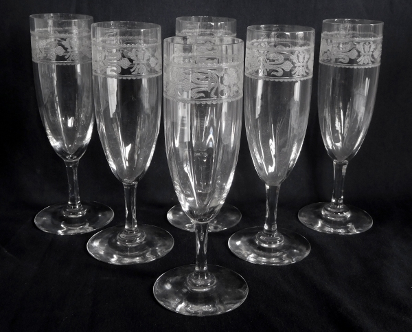Flûte à champagne en cristal de Baccarat gravé de fleurs de lys, modèle Chablis