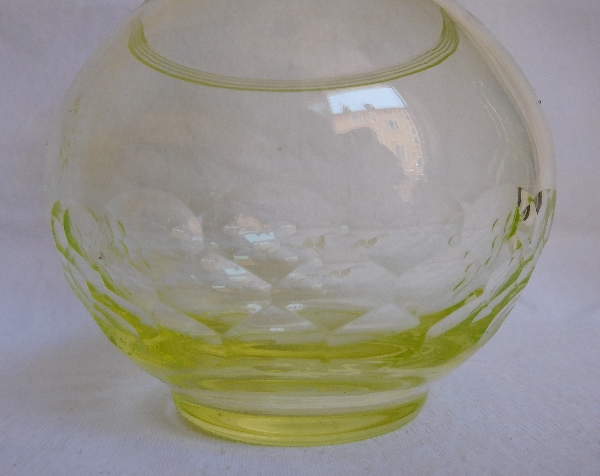 Carafe à liqueur en cristal de Baccarat, modèle Chauny, rare couleur jaune pâle, étiquette papier