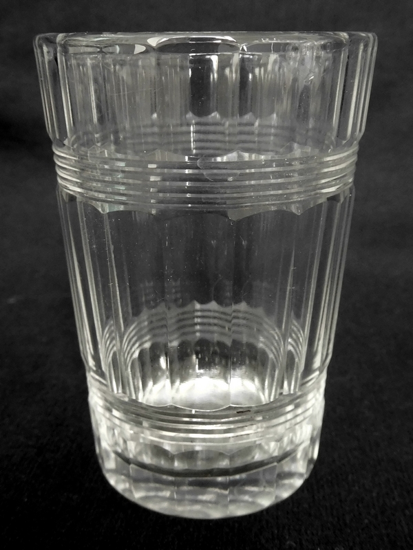 Gobelet, verre à vin en cristal de Baccarat, modèle proche de Chicago à double filet - 7,8cm