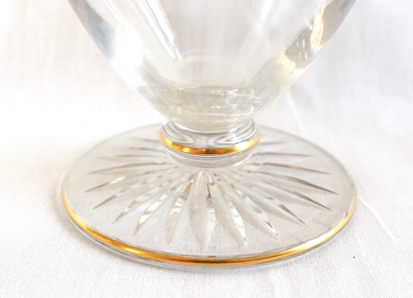 Carafe à vin en cristal de Baccarat forme 8469 dorée - 32cm