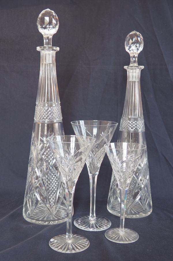 Verre à vin blanc ou porto en cristal de Baccarat, modèle conique taille 10834 - 17,1cm