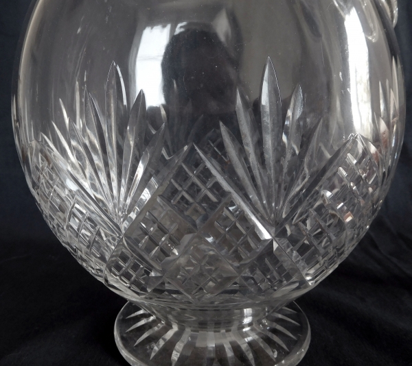 Grande aiguière à magnum en cristal de Baccarat taillé - modèle Douai