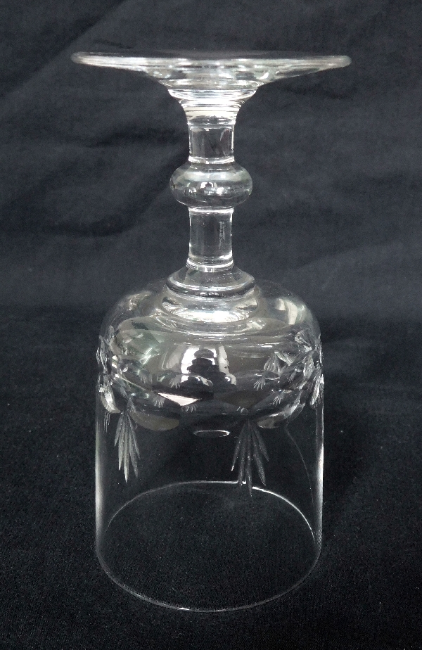 Verre à eau en cristal de Baccarat, modèle à écailles et palmettes - 13,5cm