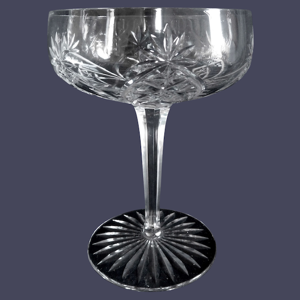 Coupe à champagne en cristal de Baccarat, modèle forme 9232 taille 9255 du catalogue de 1916