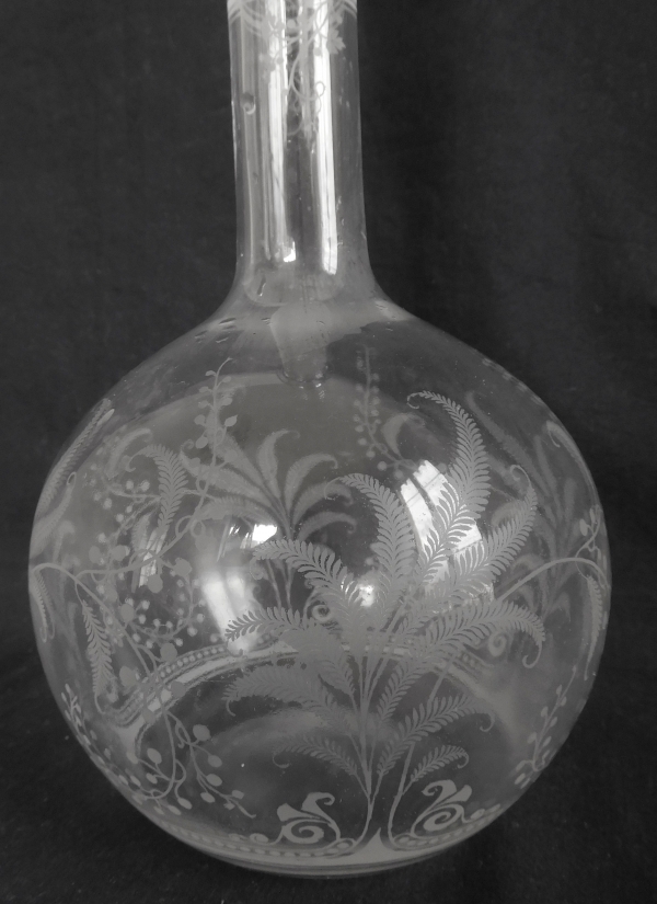 Baccarat crystal wine decanter, Fougeres pattern - 30,5cm