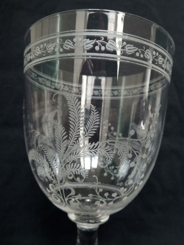 Baccarat crystal wine glass, Fougeres pattern - 12cm