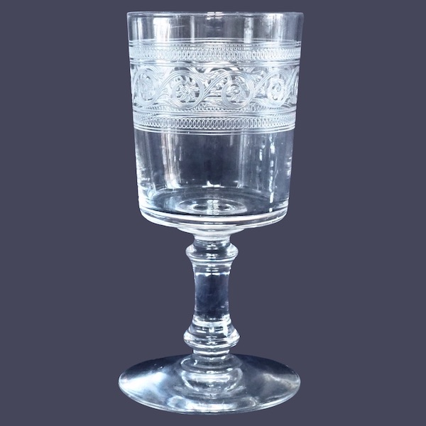 Verre à vin en cristal de Baccarat, modèle gravure athénienne cylindrique - 12,3cm