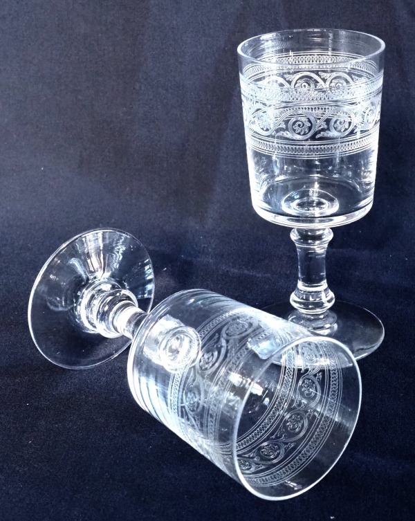 Baccarat crystal water glass - engraved Athenian pattern - 15cm