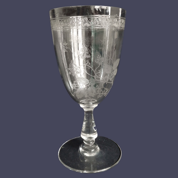 Baccarat crystal glass, flowers and leaves engraved (4360 decoration)