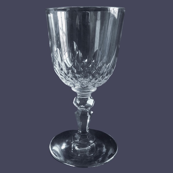 Verre à vin blanc / verre à porto en cristal de Baccarat, modèle Jeux d'Orgues de Biseaux forme 55 jambe taillée - 10,5cm