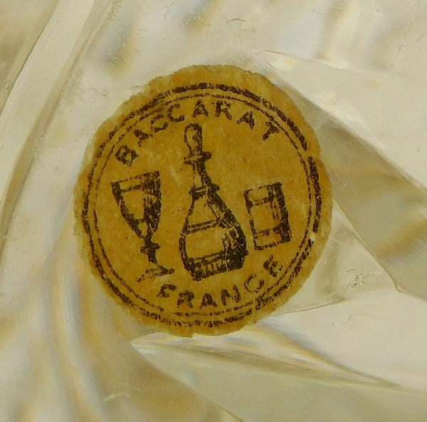Carafe en cristal de Baccarat, modèle Juvisy (service Officiel De l'Elysée) rehaussé à l'or fin - étiquette d'origine
