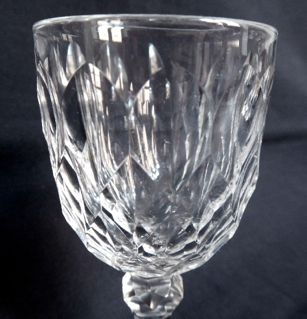 Verre à vin blanc en cristal de Baccarat, modèle Juvisy (service officiel de l'Elysée) - 10,7cm