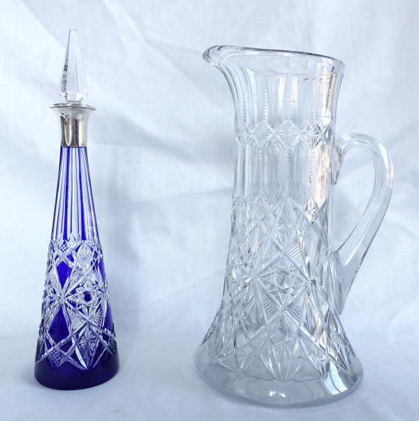 Grande canette / pichet à bière en cristal de Baccarat richement taillé modèle Lagny - étiquette