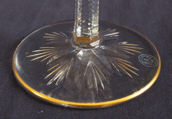 Coupe à champagne en cristal de Baccarat, modèle Lagny doré