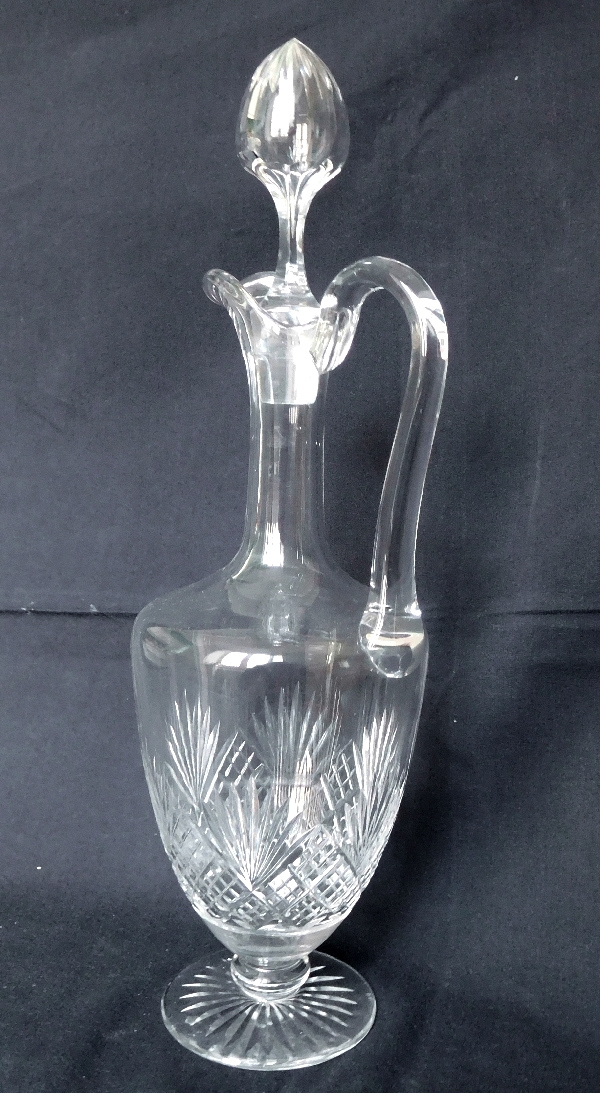 Aiguière / carafe en cristal de Baccarat, modèle à palmettes conique
