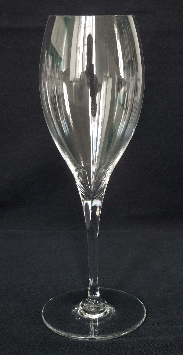 Verre à vin en cristal de Baccarat, modèle Saint Rémy - signé - 18,4cm