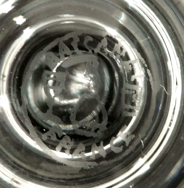 Baccarat crystal wine glass, Saint Remy pattern - signed - 19.4cm