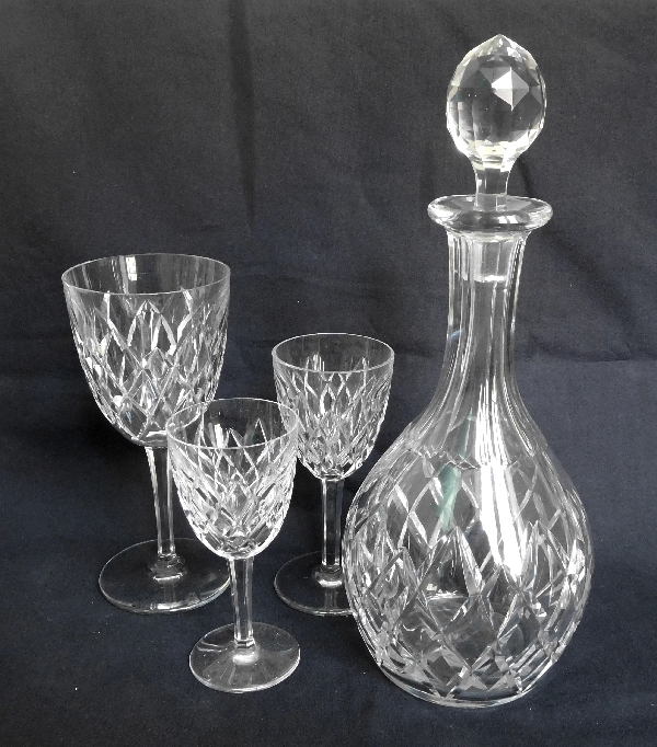 Baccarat crystal wine decanter, Thorigny pattern - signed - 29.5cm