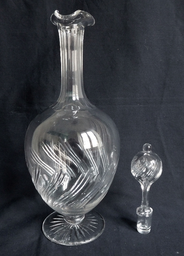 Carafe à vin en cristal de Baccarat, modèle à torsades taille 8659