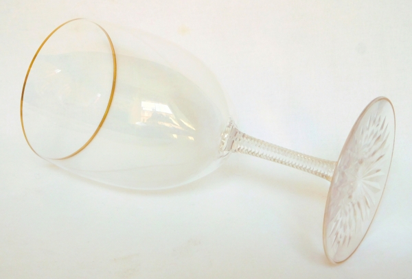Baccarat crystal wine or port glass, F shape, cut crystal enhanced with fine gold - 10.5cm