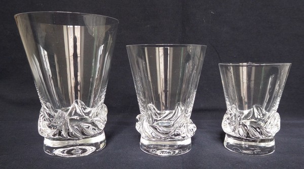 Daum crystal wine glass, Sorcy pattern - signed - 8,6cm