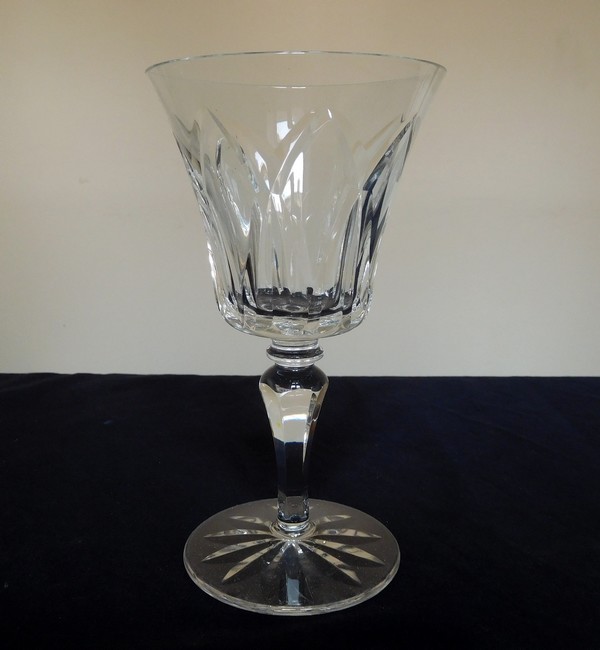 St Louis crystal water glass, Camargue pattern - signed - 15,3cm