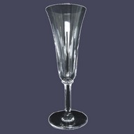 Flûte à champagne en cristal de St Louis, modèle Cerdagne, signée