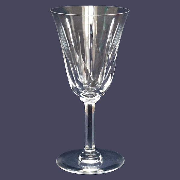 St Louis crystal wine glass, Cerdagne pattern - signed - 16,2cm