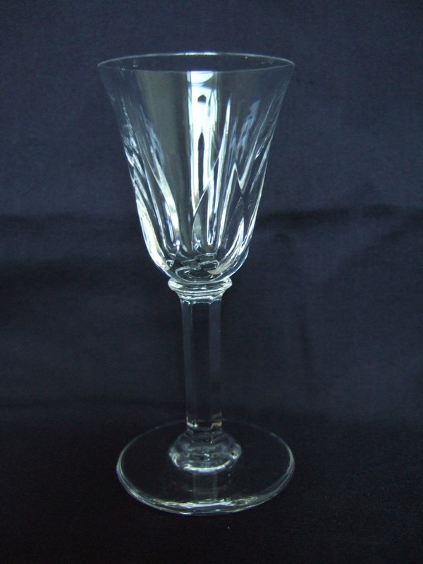 St Louis crystal water glass, Cerdagne pattern - signed - 17,5cm