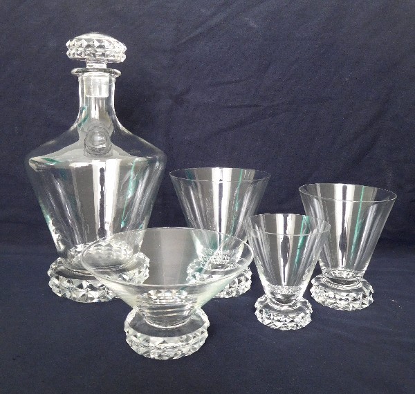 St Louis crystal whiskey or wine decanter, Diamant pattern - signed