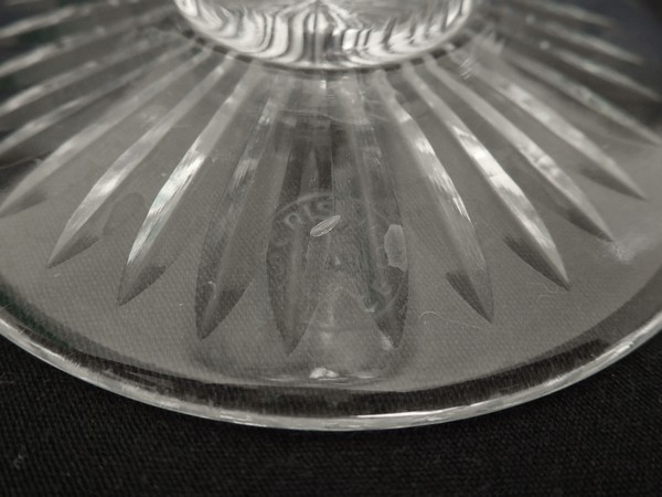 Coupe à champagne en cristal taillé de St Louis, modèle Gavarni - signée