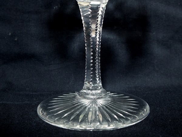 Coupe à champagne en cristal taillé de St Louis, modèle Gavarni - signée