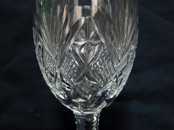 Verre à eau en cristal taillé de St Louis, modèle Gavarni - signé - 16,4cm