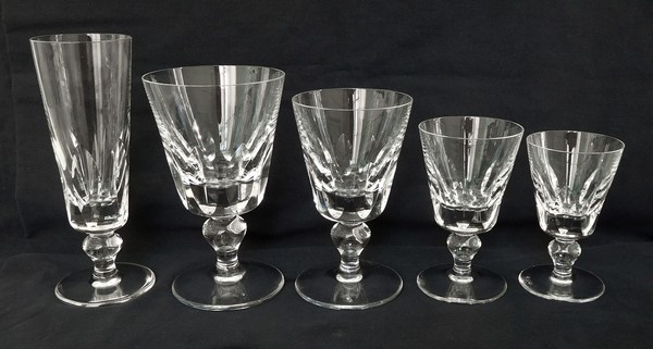 St Louis crystal wine glass, Jersey pattern - signed - 11,2cm